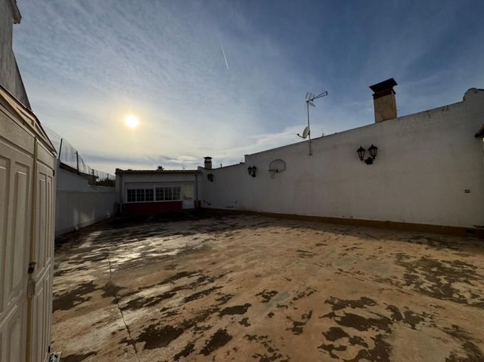 Image No.35-1 Bed Townhouse for sale