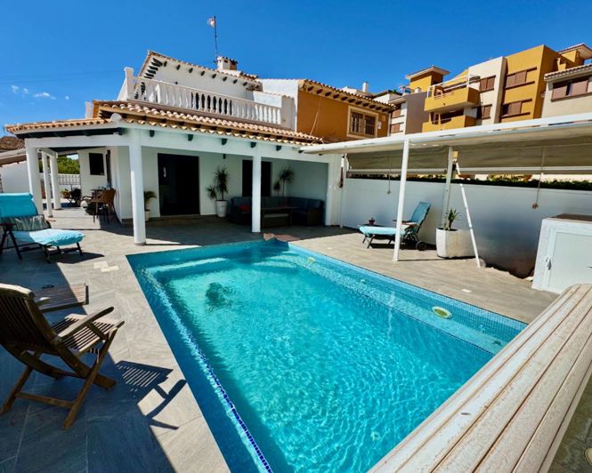 Image No.1-3 Bed Villa for sale