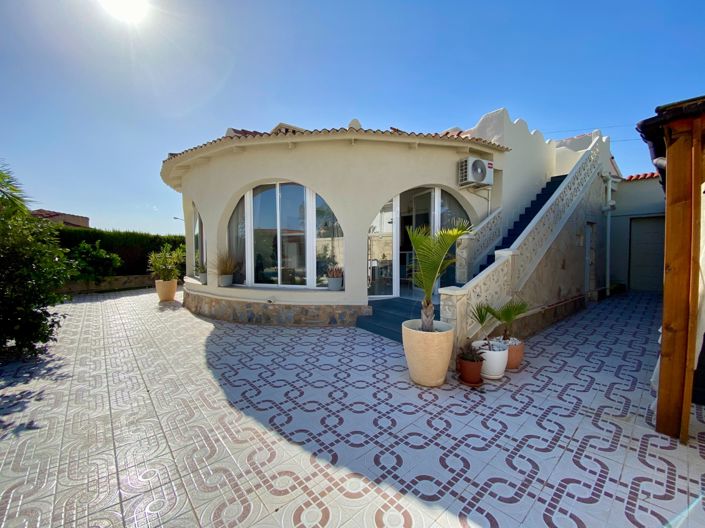 Image No.3-Villa de 4 chambres à vendre à Ciudad Quesada