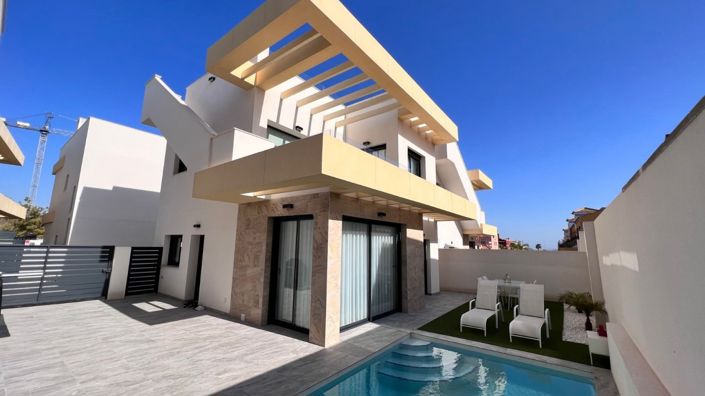 Image No.1-3 Bed Villa for sale