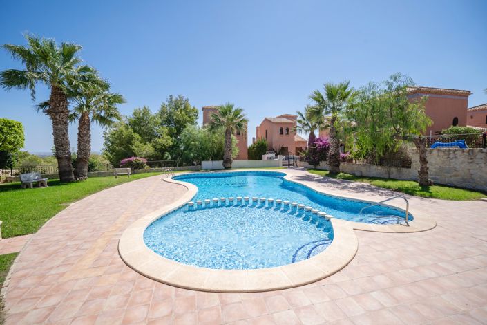 Image No.32-2 Bed Property for sale