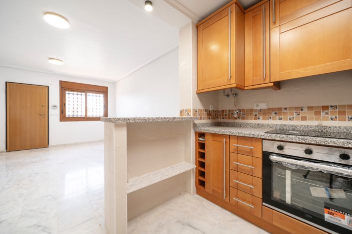 Image No.8-2 Bed Property for sale