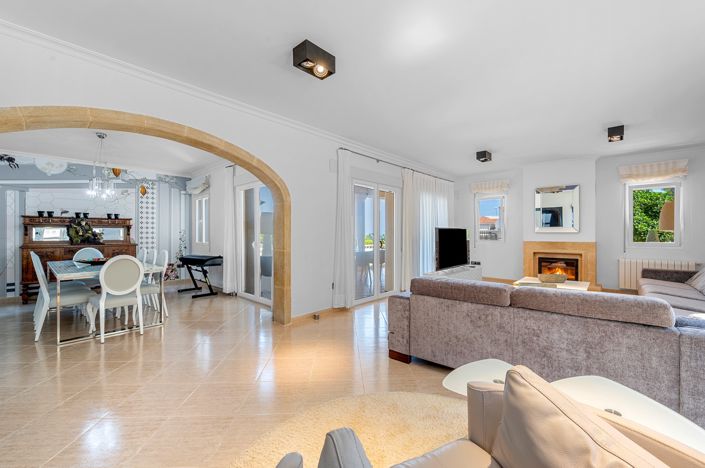 Image No.27-5 Bed Villa for sale