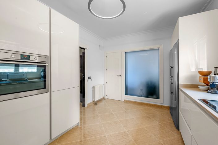 Image No.37-5 Bed Villa for sale