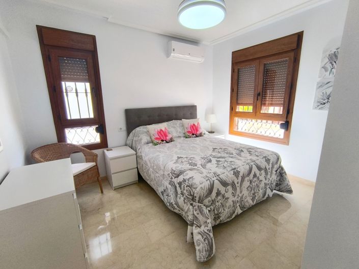 Image No.13-3 Bed Property for sale