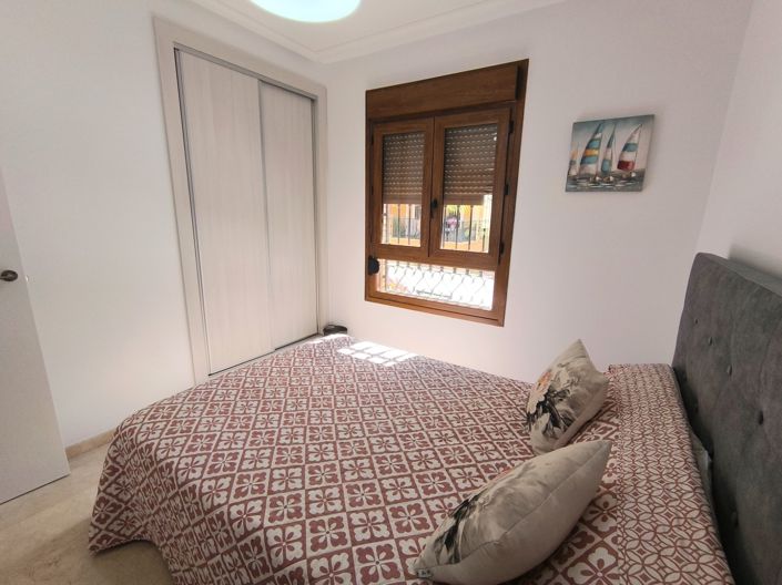 Image No.17-3 Bed Property for sale