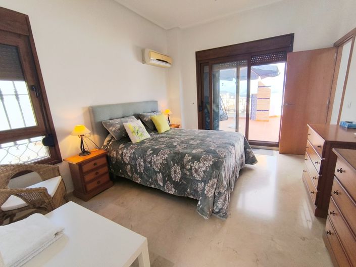 Image No.19-3 Bed Property for sale