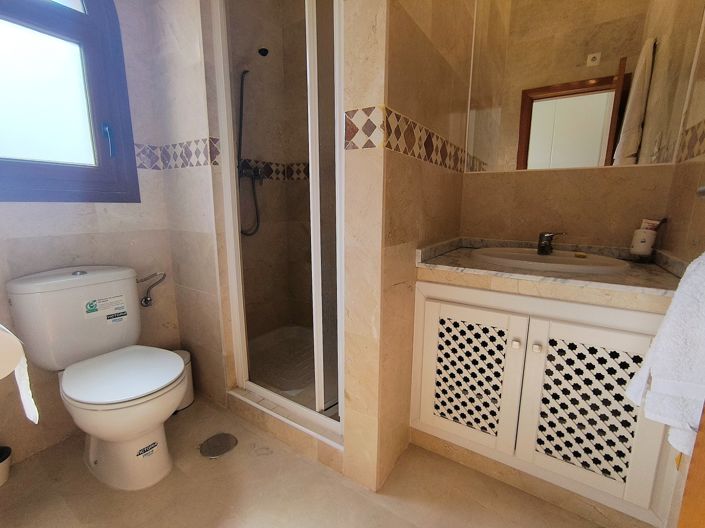 Image No.21-3 Bed Property for sale