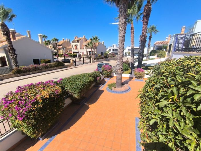 Image No.3-3 Bed Property for sale