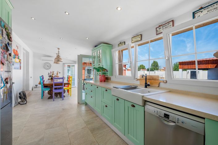 Image No.15-6 Bed Country Property for sale