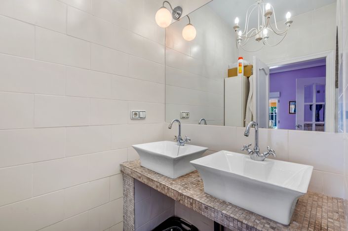 Image No.20-6 Bed Country Property for sale