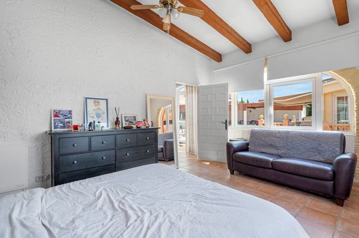 Image No.40-6 Bed Country Property for sale