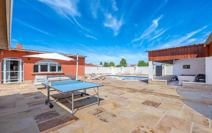 Image No.48-6 Bed Country Property for sale