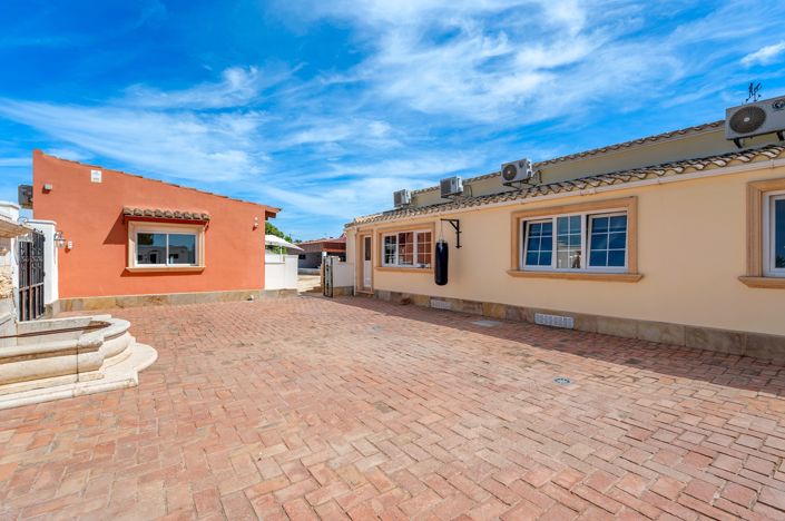 Image No.49-6 Bed Country Property for sale