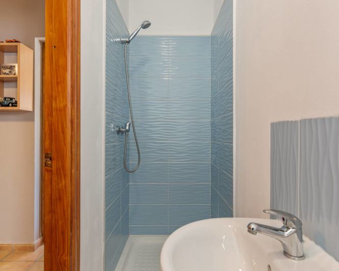 Image No.24-7 Bed Country Property for sale