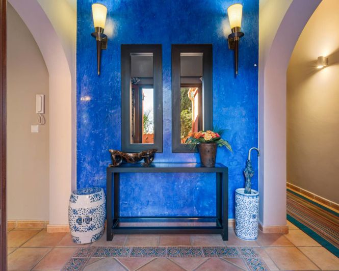 Image No.8-7 Bed Country Property for sale