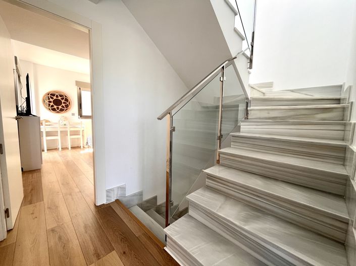 Image No.10-4 Bed Townhouse for sale