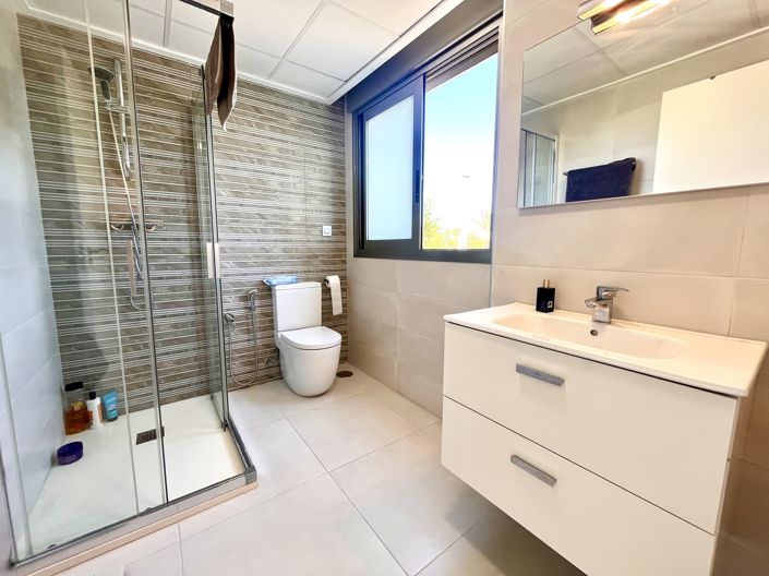 Image No.11-4 Bed Townhouse for sale