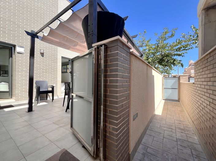 Image No.30-4 Bed Townhouse for sale