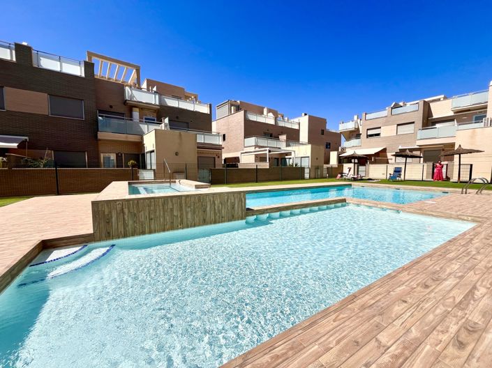 Image No.33-4 Bed Townhouse for sale