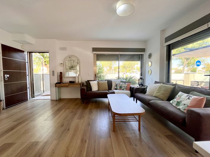 Image No.4-4 Bed Townhouse for sale