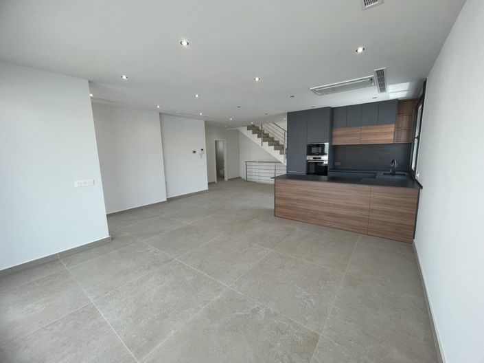 Image No.7-3 Bed Villa for sale