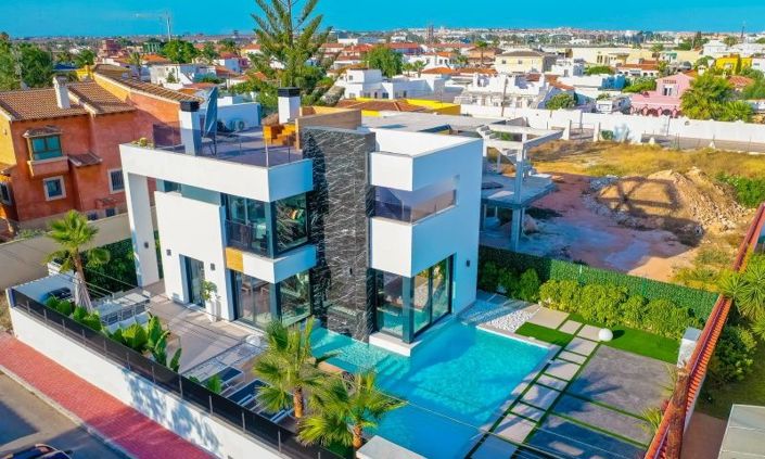 Image No.1-Villa de 3 chambres à vendre à Torrevieja