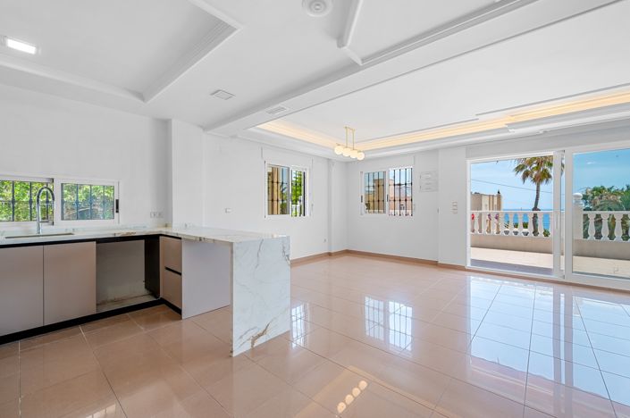 Image No.8-4 Bed Villa for sale