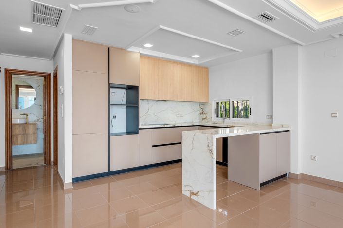 Image No.9-4 Bed Villa for sale