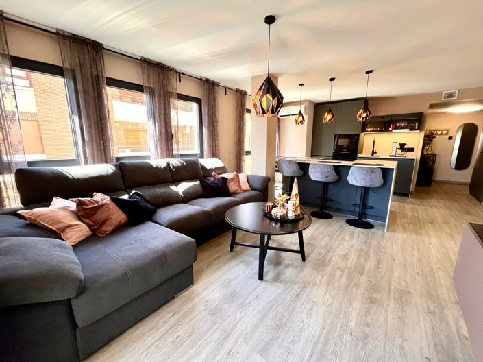 Image No.2-4 Bed Apartment for sale