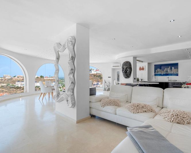 Image No.11-7 Bed Villa for sale