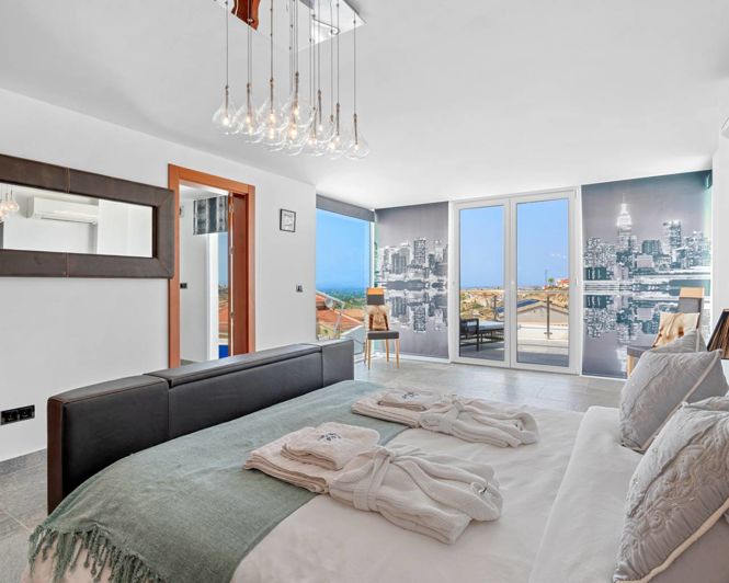 Image No.21-7 Bed Villa for sale