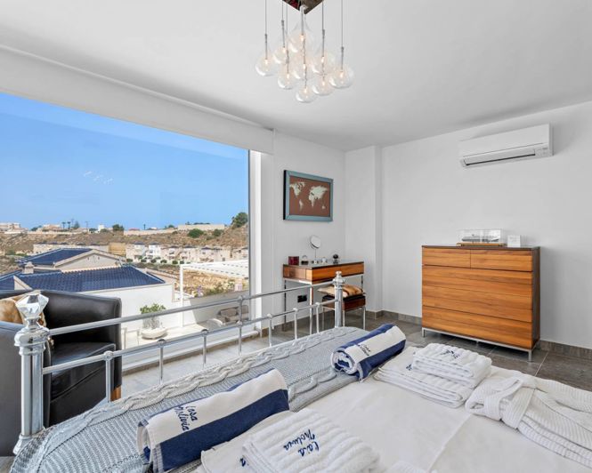 Image No.25-7 Bed Villa for sale