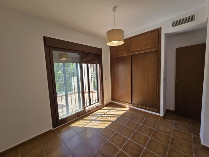 Image No.29-3 Bed Villa for sale