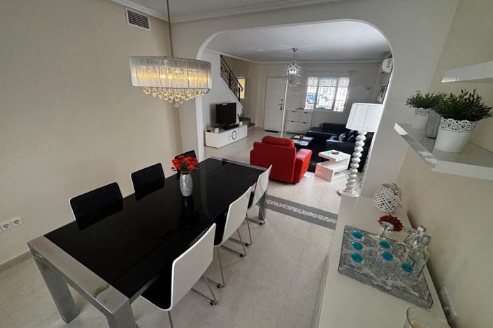 Image No.20-2 Bed Property for sale