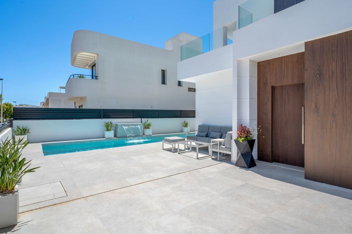 Image No.15-4 Bed Villa for sale