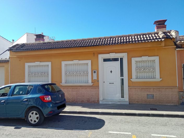 Image No.1-1 Bed Townhouse for sale