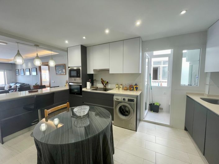 Image No.14-3 Bed Apartment for sale