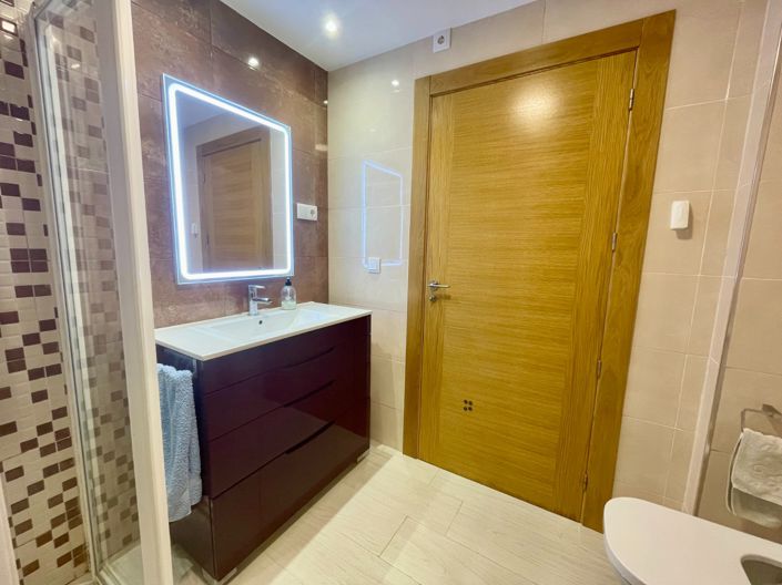 Image No.20-3 Bed Apartment for sale