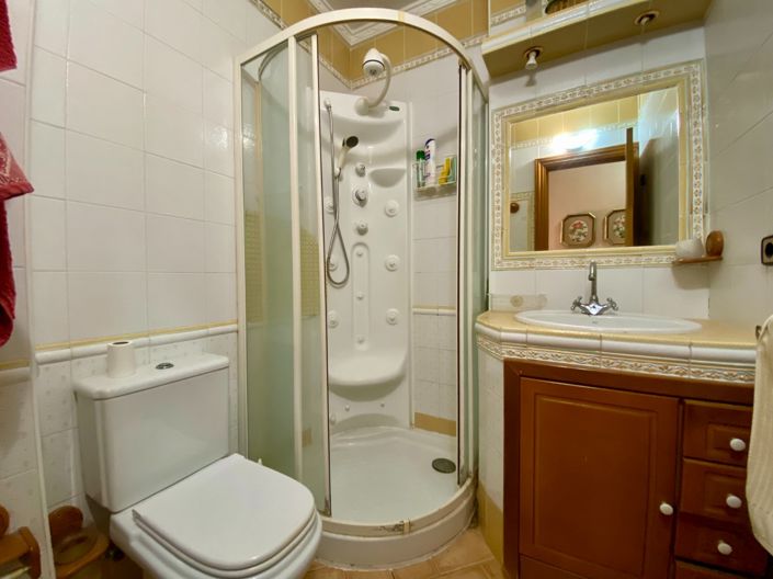 Image No.24-3 Bed Apartment for sale