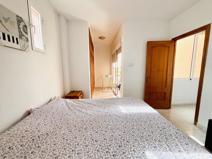 Image No.7-5 Bed Commercial for sale