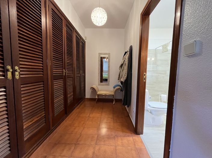 Image No.17-4 Bed Villa for sale