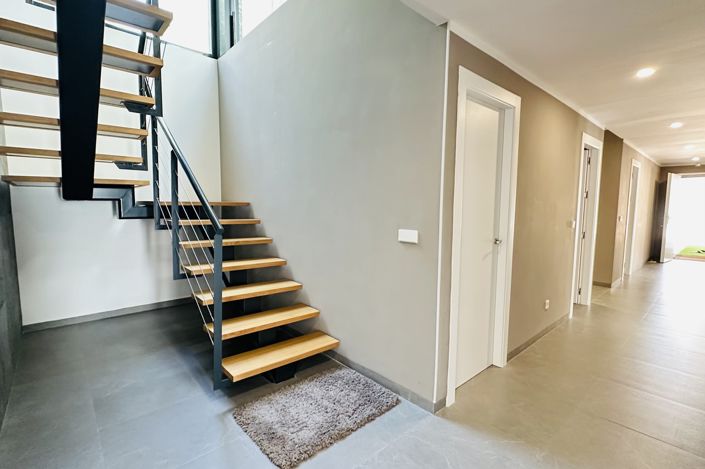 Image No.29-6 Bed Villa for sale