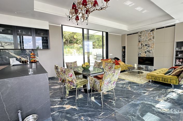 Image No.6-6 Bed Villa for sale