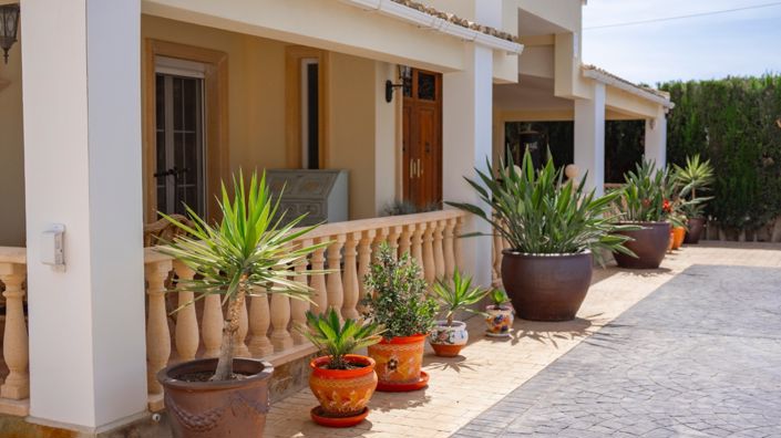 Image No.1-6 Bed Country Property for sale