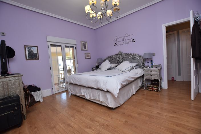 Image No.20-6 Bed Country Property for sale