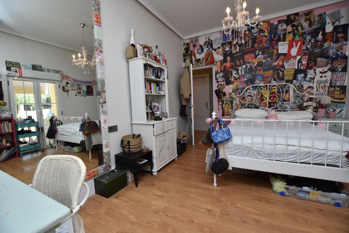 Image No.27-6 Bed Country Property for sale