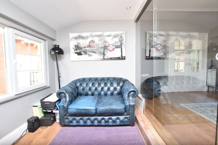 Image No.36-6 Bed Country Property for sale