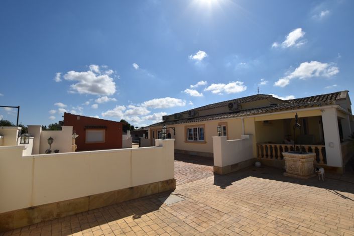 Image No.44-6 Bed Country Property for sale