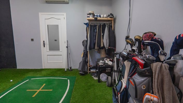 Image No.7-6 Bed Country Property for sale